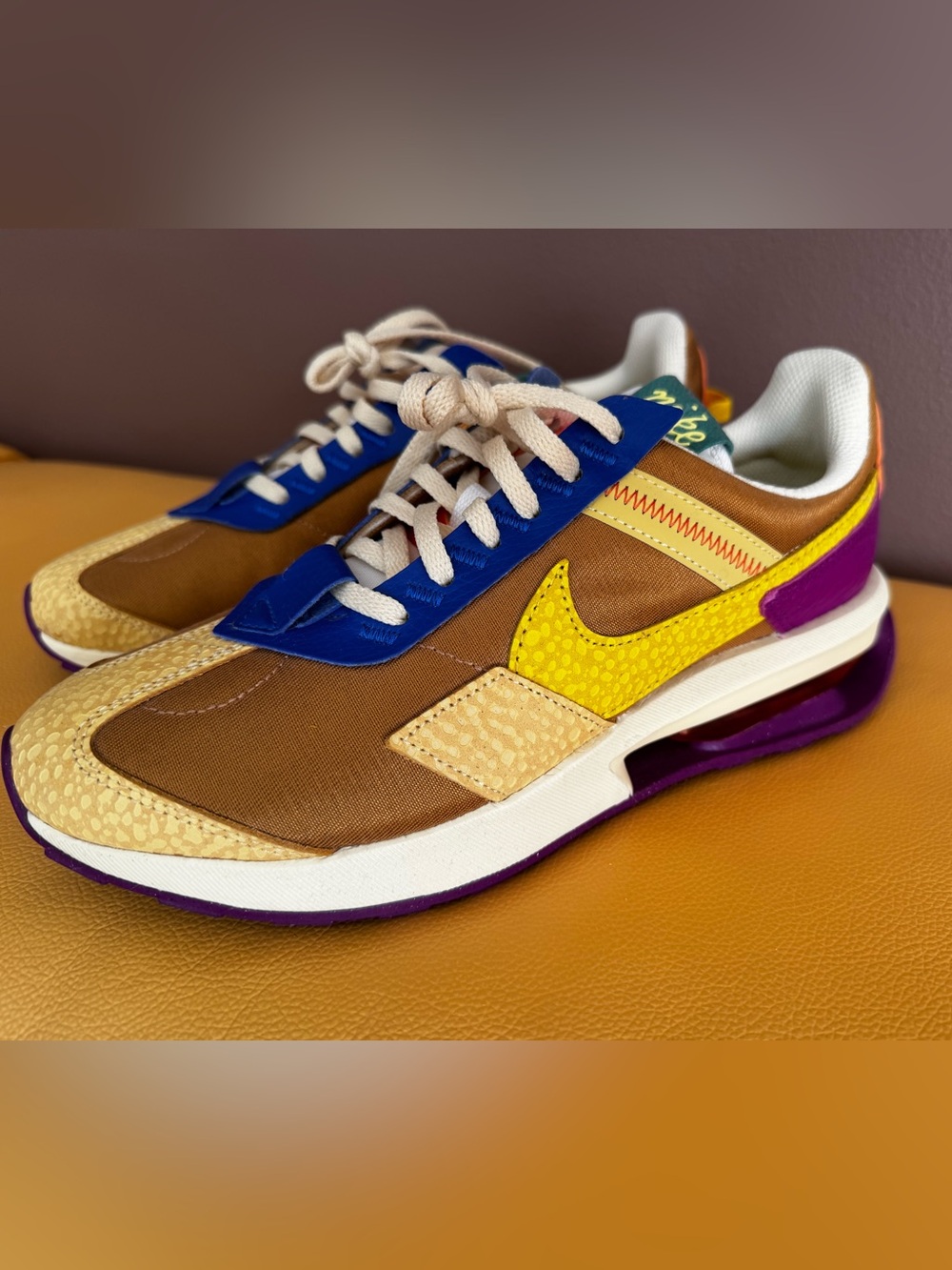 Nike Air Max Pre Day/ Women/ Wheat-Plum-Orange-Yellow-Blue Sneakers/ 8,5/ New